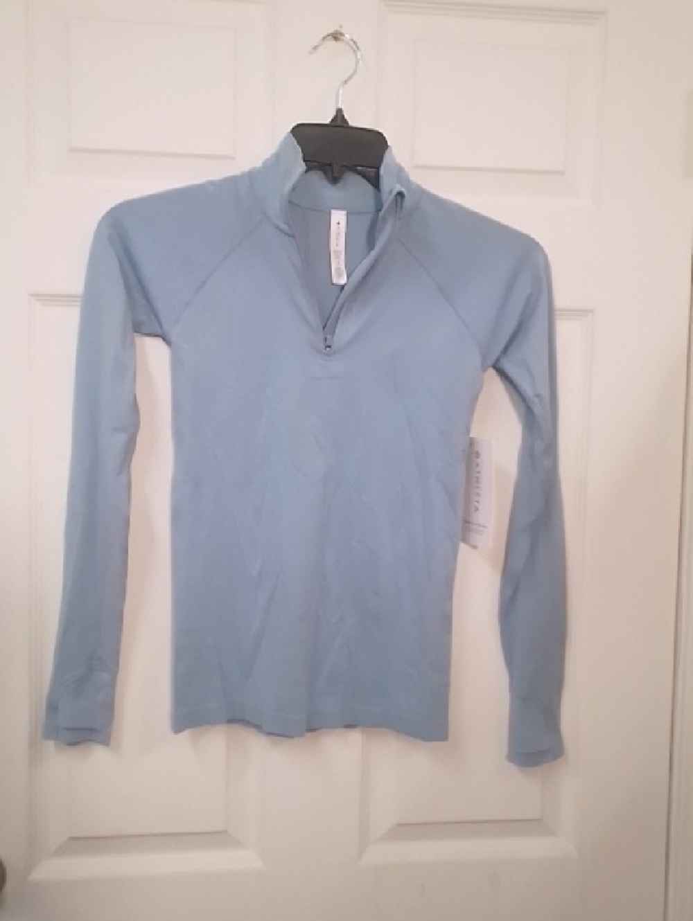 Athleta Pale Blue Momentum 1/2 Zip Top A6